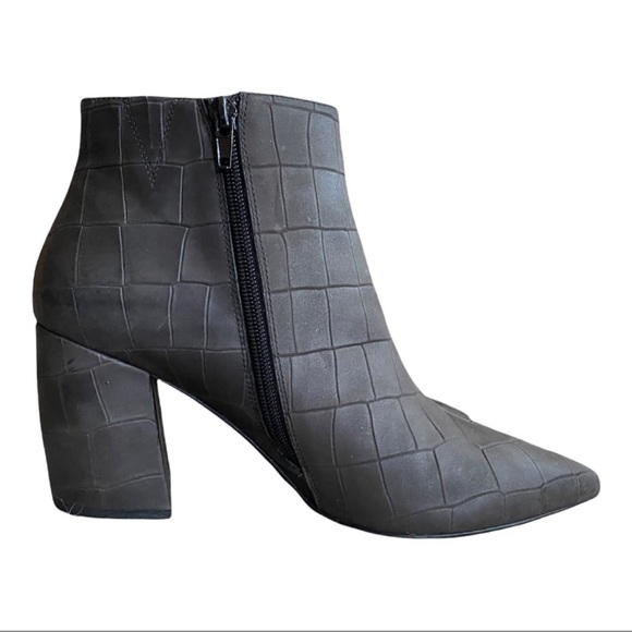 Jeffrey Campbell Grey Croc Suede Pointed Toe Ankle Booties - Picture 6 of 10